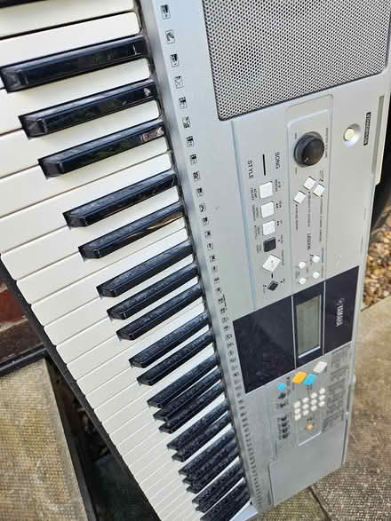 Photo of free Yamaha keyboard (no cable) (Shiregreen S5 0AN) #2