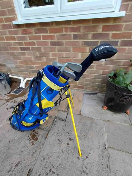 Photo of free Kids golf clubs and bag New Malden (New Malden KT3) #1