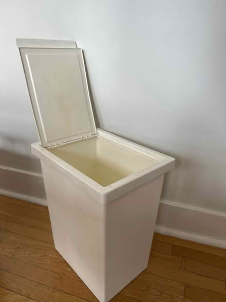 Photo of free White Lidded Trash Can (East Queen Anne, Seattle) #2