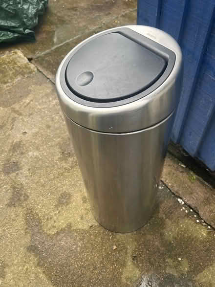 Photo of free Kitchen bin (Wigston Leicestershire.LE18) #2