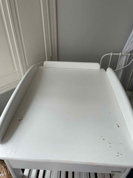 Photo of free Changing table (N11 2AU alexandra palace) #1