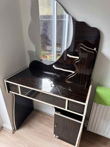 Photo of free Dressing table (Kt3 6dh) #3
