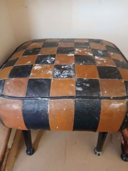 Photo of free Stool (The Green SY7) #1