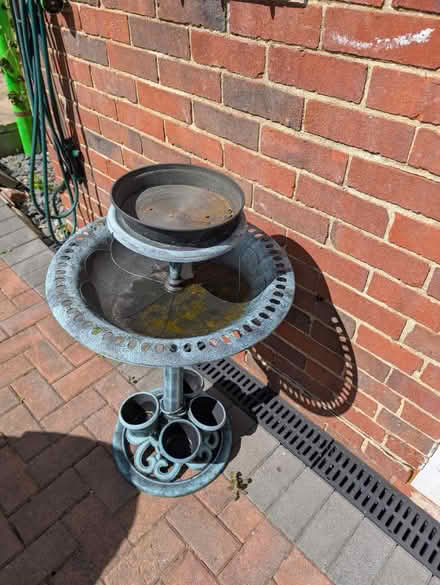 Photo of free Plastic garden bird bath (GU12) #1