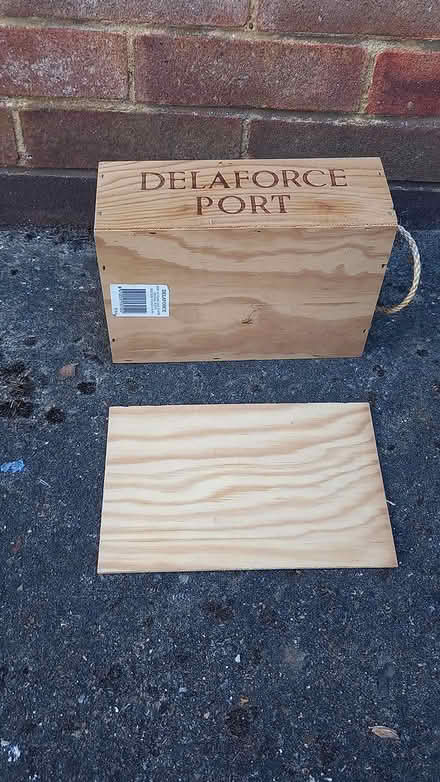 Photo of free Wooden box with sliding lid (Central Letchworth) #3