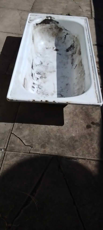 Photo of free White metal bathtub (Belmont ph 0432295271) #1
