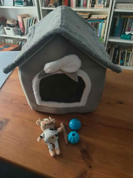 Photo of free Furry dog house (Borehamwood) #1