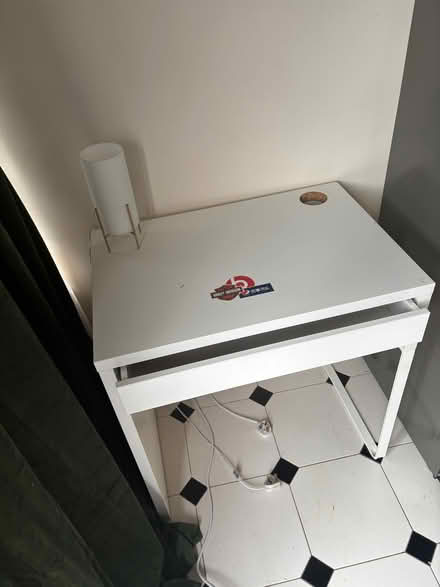 Photo of free White Ikea Desk (Fillongley CV7) #3
