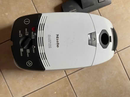Photo of free Miele vacuum cleaner. (Dundee DD3) #2