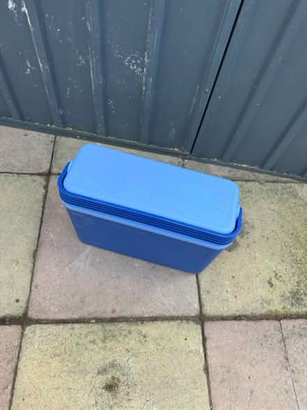 Photo of free Plastic Picnic Box (Woodside SE25) #1