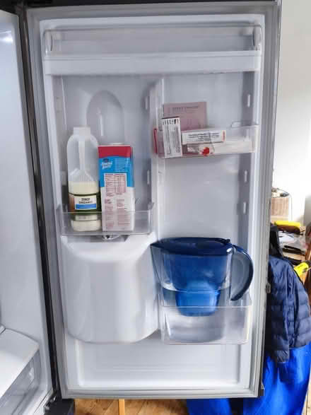 Photo of free Samsung fridge freezer, sw2 (Tulse Hill, SW2) #3