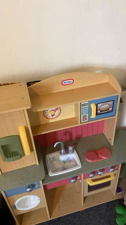 Photo of free Play kitchen (Slough sl24ez) #1