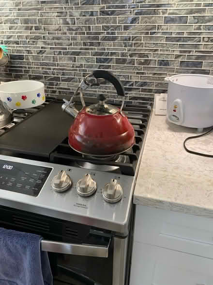 Photo of free Tea Kettle SS 3L Whistling (Elmhurst , Queens) #4