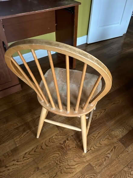 Photo of free Large desk with chair (Woodmere, NY) #4