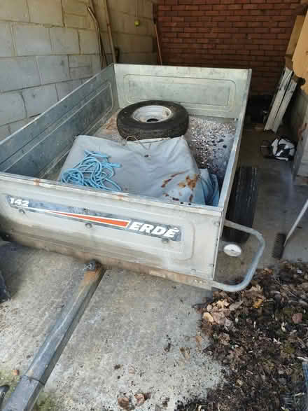 Photo of free Trailer Erde (Halfords) (walberton) #2
