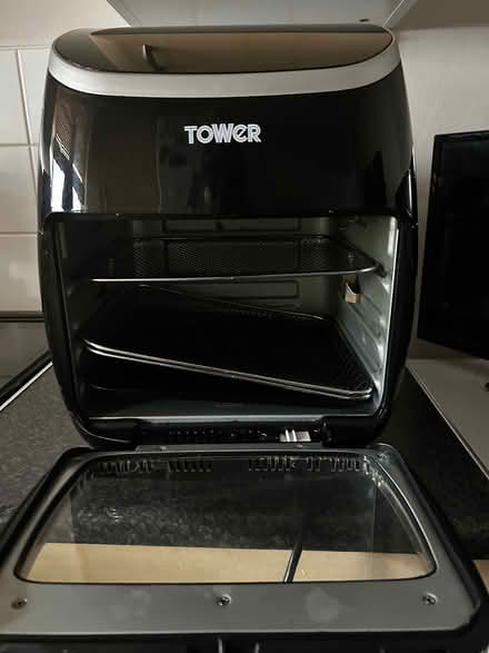Photo of free Air fryer (Hackney E8) #1
