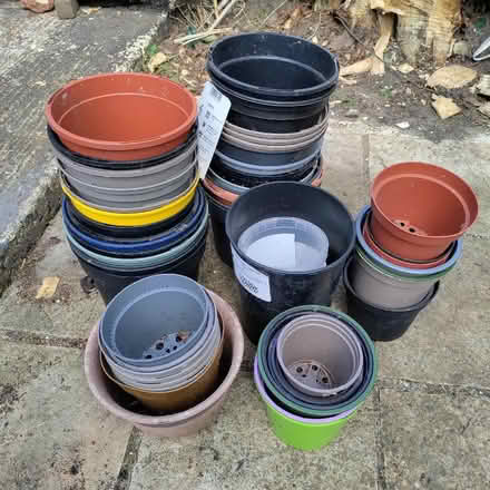 Photo of free Various size plastic pots (Sandy Lane GU14) #1