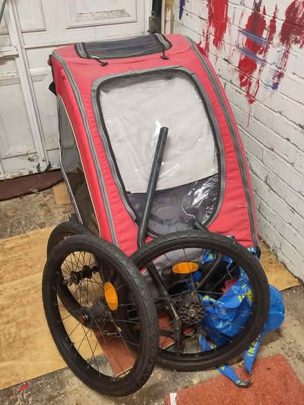 Photo of free HomCom 2 Seater Kids Bike Trailer (Hanworth TW12) #2