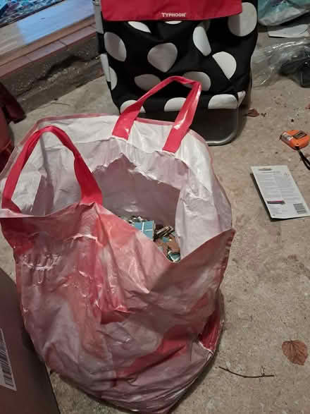 Photo of free Mosaic pieces (HP3 Apsley) #1