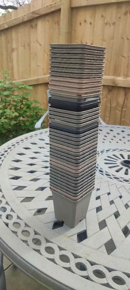 Photo of free Small plastic flower pots (Pickford Green CV5) #1
