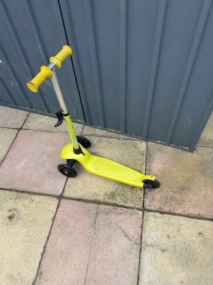 Photo of free Kids Illuminous Green Scooter (Woodside SE25) #1