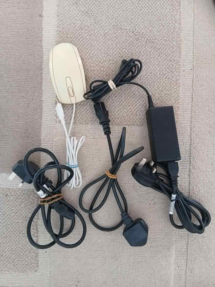 Photo of free Selection of computer accessories (B90 shirley) #1