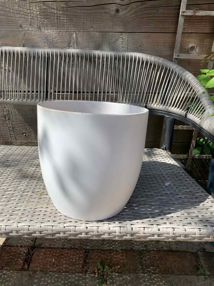 Photo of free White ceramic planter (Wheathampstead AL4) #1