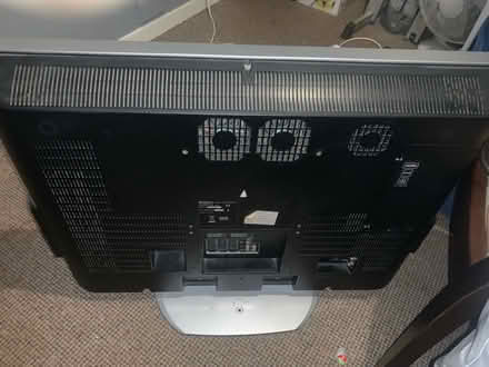Photo of free 32 inch Sony LCD TV Screen (CT14) #2
