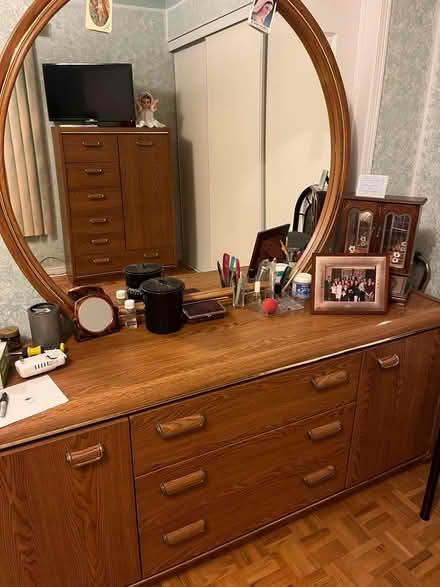 Photo of free Queen size bedroom set (Vaughan) #4