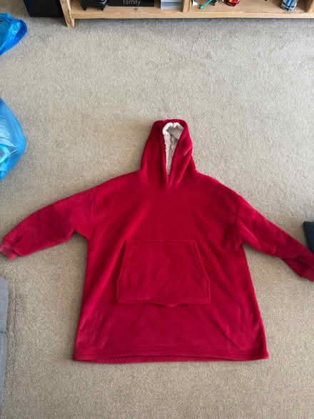 Photo of free Oversized child’s hoody (Wickford SS11) #1