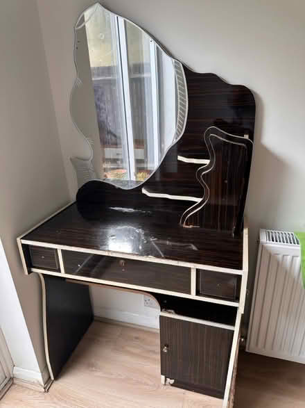 Photo of free Dressing table (Kt3 6dh) #1