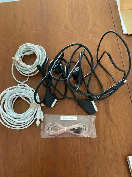 Photo of free Assorted cables (Garsington OX44) #1