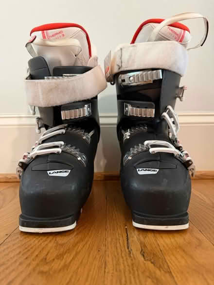 Photo of free Lange SX 90 ski boots (Chesterbrook Rd & N Albemarle) #1