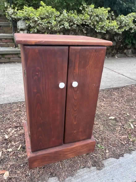 Photo of free Small cabinet (Arlington Heights) #1