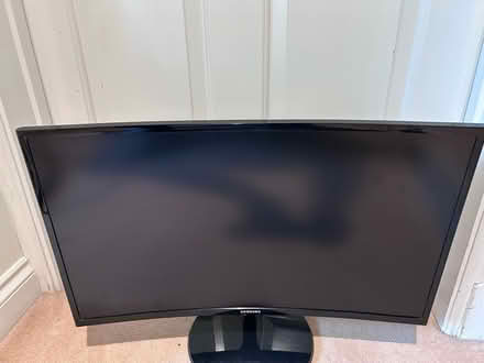 Photo of free Samsung Curved Monitor (Bristol BS4) #1