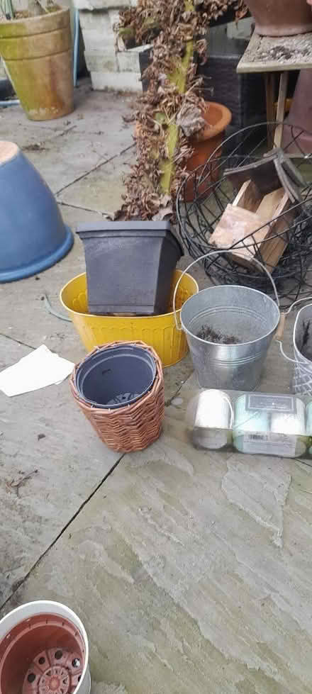 Photo of free Garden baskets etc (Welling DA16) #1