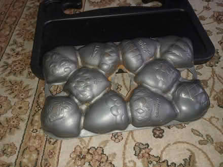 Photo of free Cast iron muffin pan (South ozone pk, queens) #1