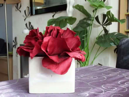 Photo of free Small Ceramic Pot Ornament With Flowers (Vale LA1) #3