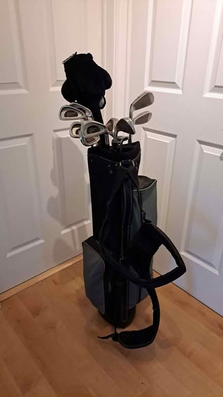 Photo of free Golf clubs with bag (Molesey KT8) #1