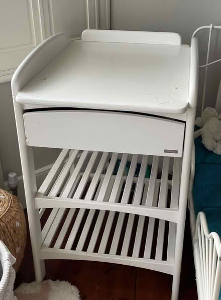 Photo of free Changing table (N11 2AU alexandra palace) #2
