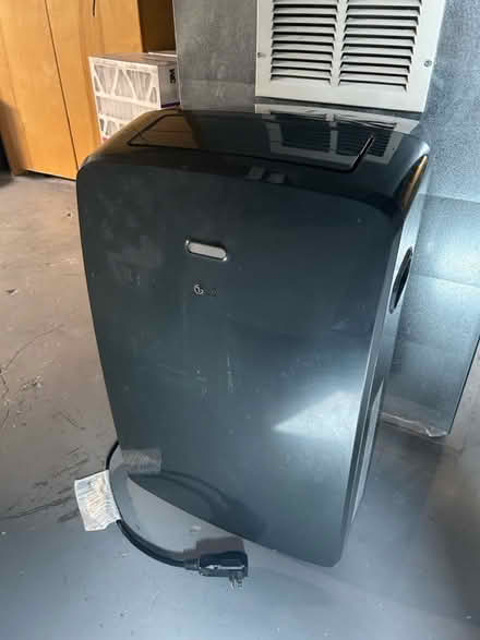 Photo of free LG A/C Window Unit (East Queen Anne, Seattle) #1