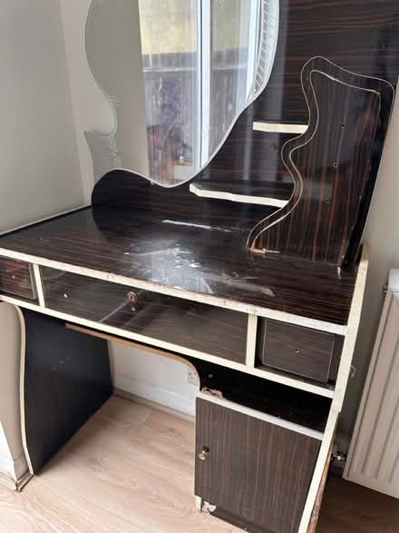 Photo of free Dressing table (Kt3 6dh) #2
