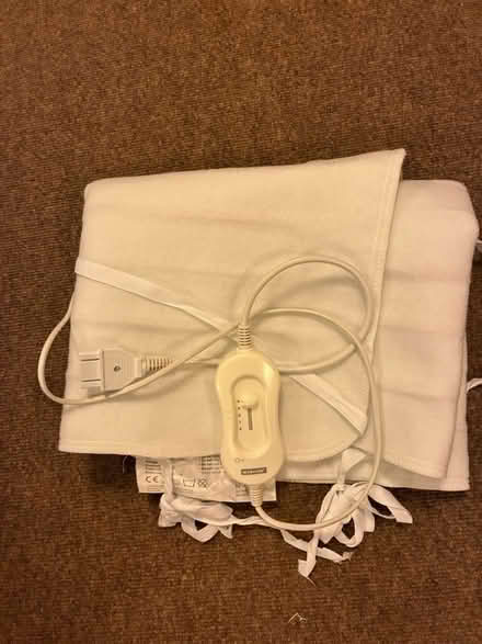 Photo of free Single Electric Blanket (Barnard's Green WR14) #1