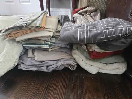 Photo of free Queen bedding (Upper Roxborough) #1