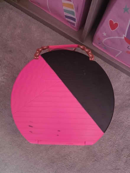 Photo of free LOL Surprise carry case playset (Richmond TW10) #4