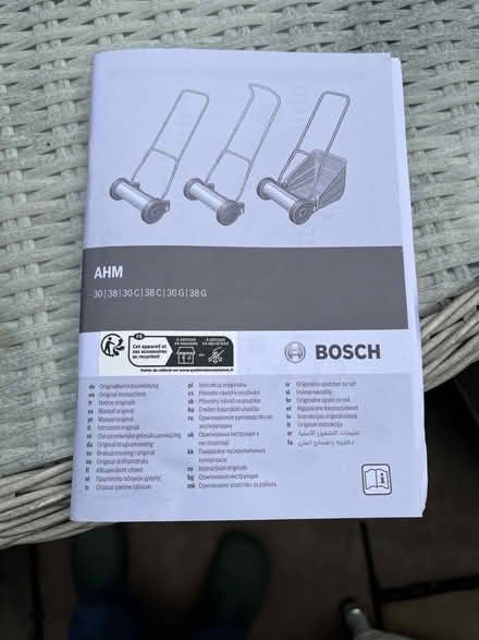 Photo of free light push lawn mower (Williamson Park LA1) #1