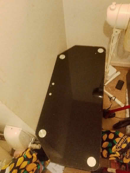 Photo of free Glass coffee or tv table (Fleetwood FY7) #3