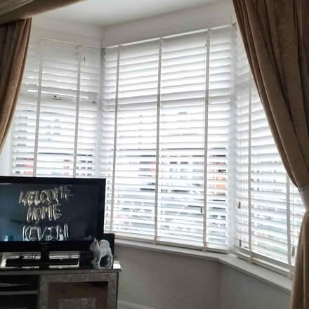 Photo of free White wood Venetian blinds (Liverpool 18) #1