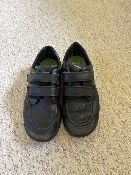 Photo of free School shoes size 2.5G (Frome Stonebridge area) #1