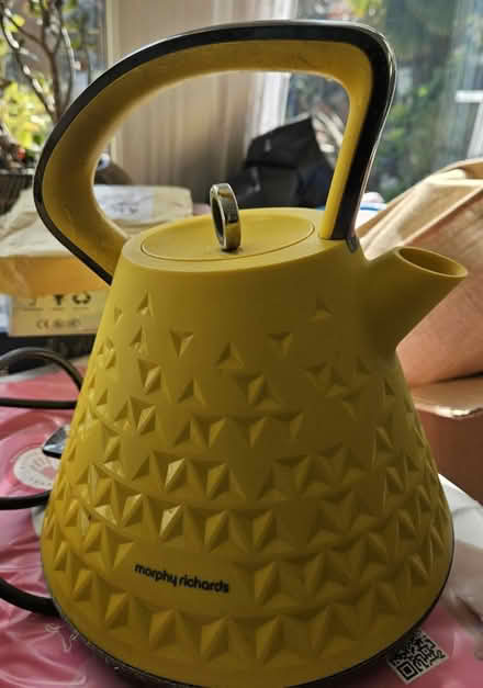 Photo of free 4 slice toaster & kettle (NR31) #4